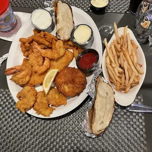 Fried seafood platter
