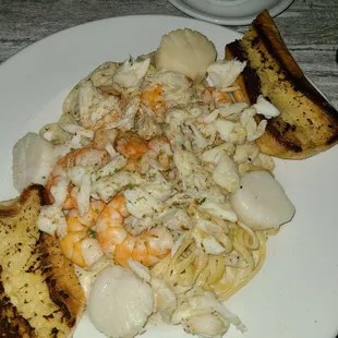 Seafood Alfredo