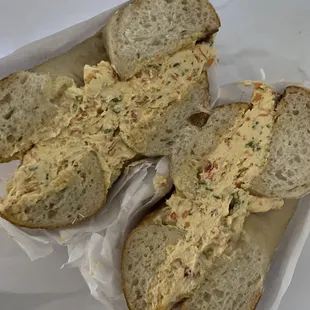 Plain bagel and veggie cream cheese