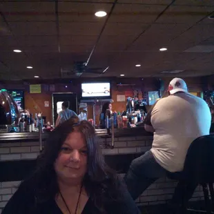 Great roadhouse bar with a good menu and good food.