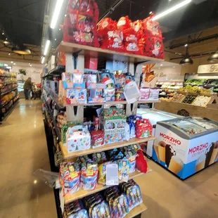 sushi and sashimi, interior