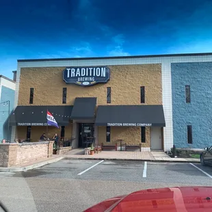Front entrance of Tradition Brewing.