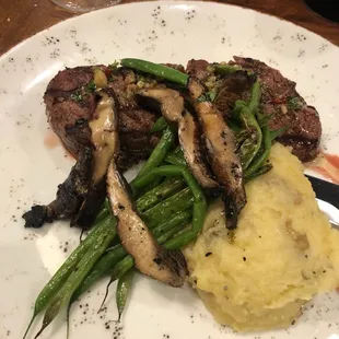 Skirt steak w garlic mashed potatoes