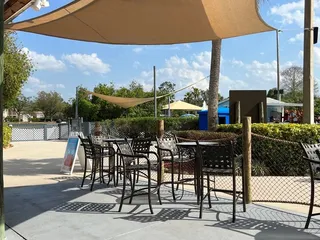 Shipwreck Sally's Bar & Grill