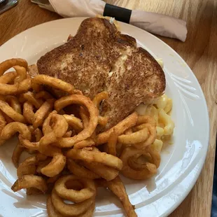 Sarahs Grilled Macn Cheese Buffalo Chicken Sandwich
