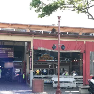 Outdoor seating - look from the street