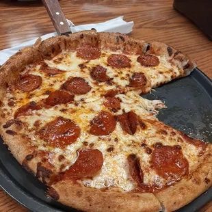 Medium pizza with pepperoni
