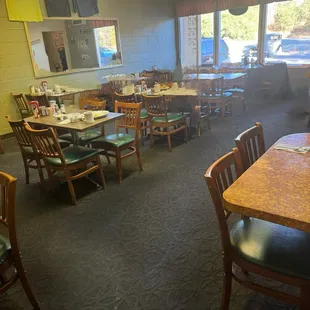 There were a good number of  people in the restaurant, but I edited them out for their privacy.