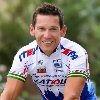 Robbie M.