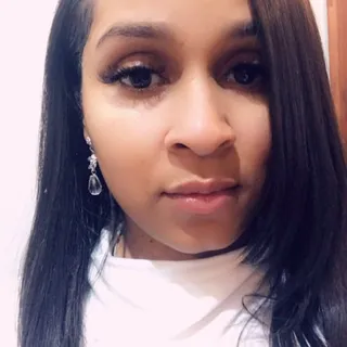 Victoria W.