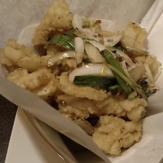 A4. Wok Tossed Garlic Calamari
