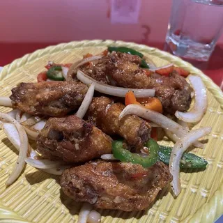 Wok Tossed Garlic Butter Wings (8 pcs)