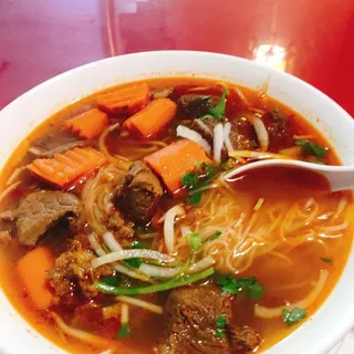 S11. Beef Stew Noodle Soup