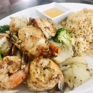 Grilled shrimp with vegetables! Great flavor and perfectly cooked