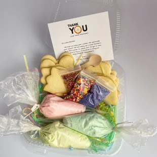 Open Kit (cookies/frostings/sprinkles vary per kit)