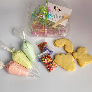 Spring Kit (cookies/frostings/sprinkles vary per kit)