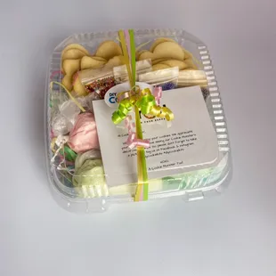 Closed Kit (cookies/frostings/sprinkles vary per kit)