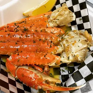 Lemon Garlic Snow Crab