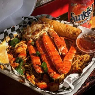 Shrimp &amp; Crab Garlic Noodles