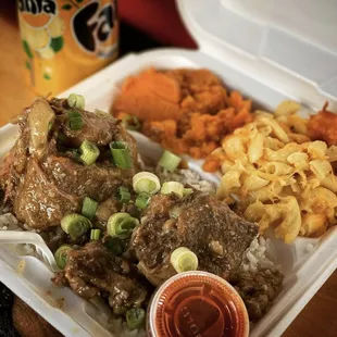 Ox Tail dinner with TRAP Mac and Yams