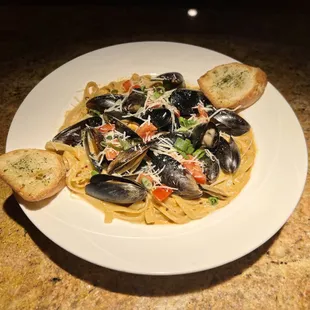 Mussels diavolo pasta