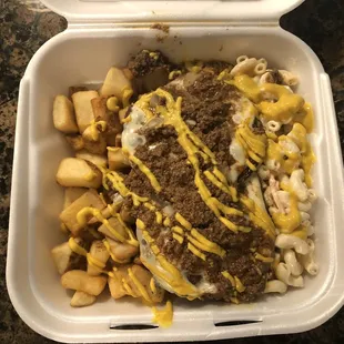 Cheeseburger trash plate