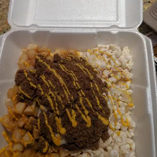 Cheeseburger trash plate