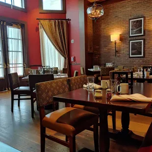 The &quot;adult&quot; room was nice and quiet for those who want to opt out of character dining