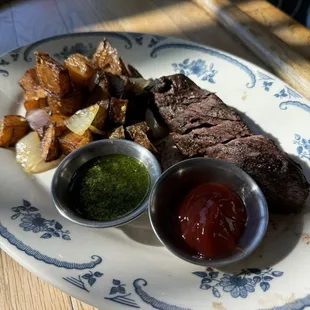 Brunch steak with potatoes