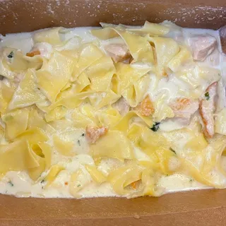 Fettuccine Alfredo con pollo
