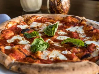 That's Amore Woodfire Pizza