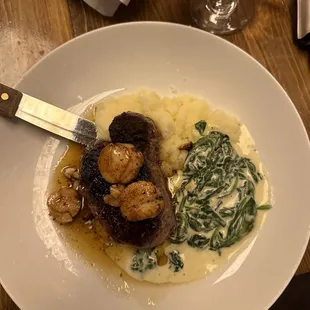 Fileto di manso  Filet with scallops, potatoes purée, spinach in cream