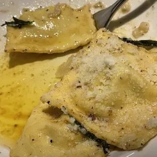 Raviolini in Brodo