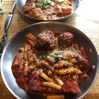 Mezzi Paccheri al Ragú