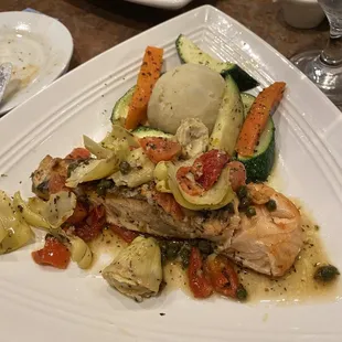 Salmón ala puttanesca