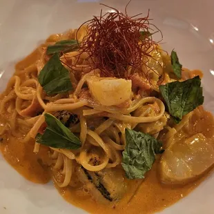 Uni Tomato Cream Linguini