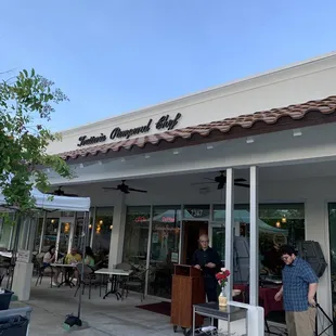 the outside of a restaurant