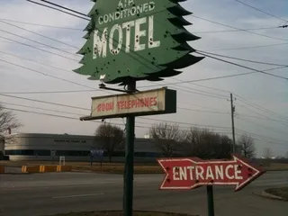 Pine Motel