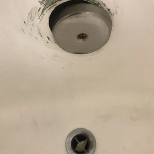 Bathtub drain
