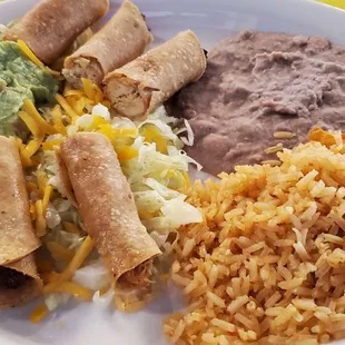 Chicken flauta lunch combo, minus sour cream