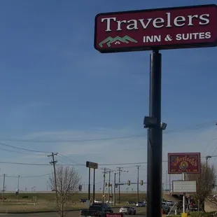 Travelers Inn Suites Oklahoma City OK Sign