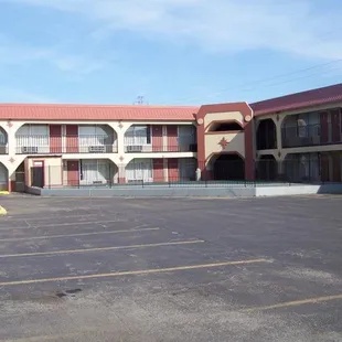 Travelers Inn Suites Oklahoma City OK Exterior