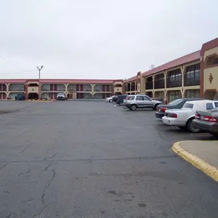 MH TravelersInn Suites Oklahoma City Exterior