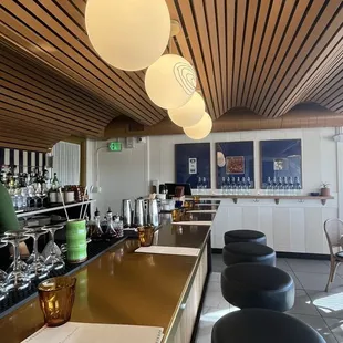 sushi and sashimi, interior