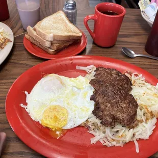 2 eggs, sausage (awesome flavor) and hash browns