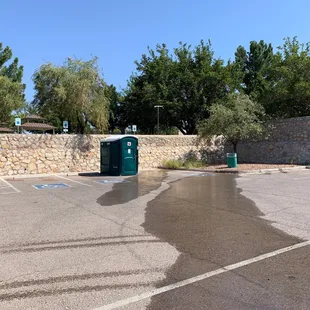 Handicap accessible port-a-jon