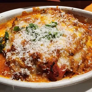 Lasagna. Very average.