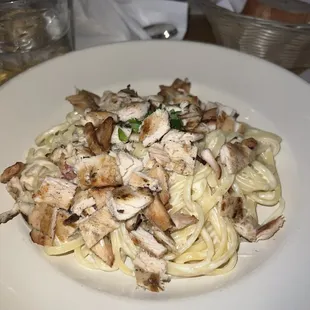 pasta dish, pasta, food