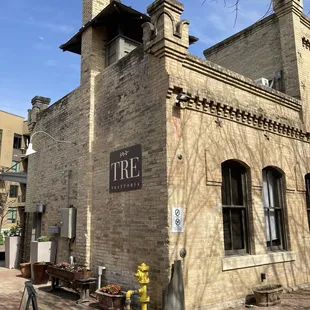Tre is located in what seems to be a historic building