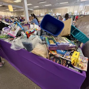 $6 day tables overflowing